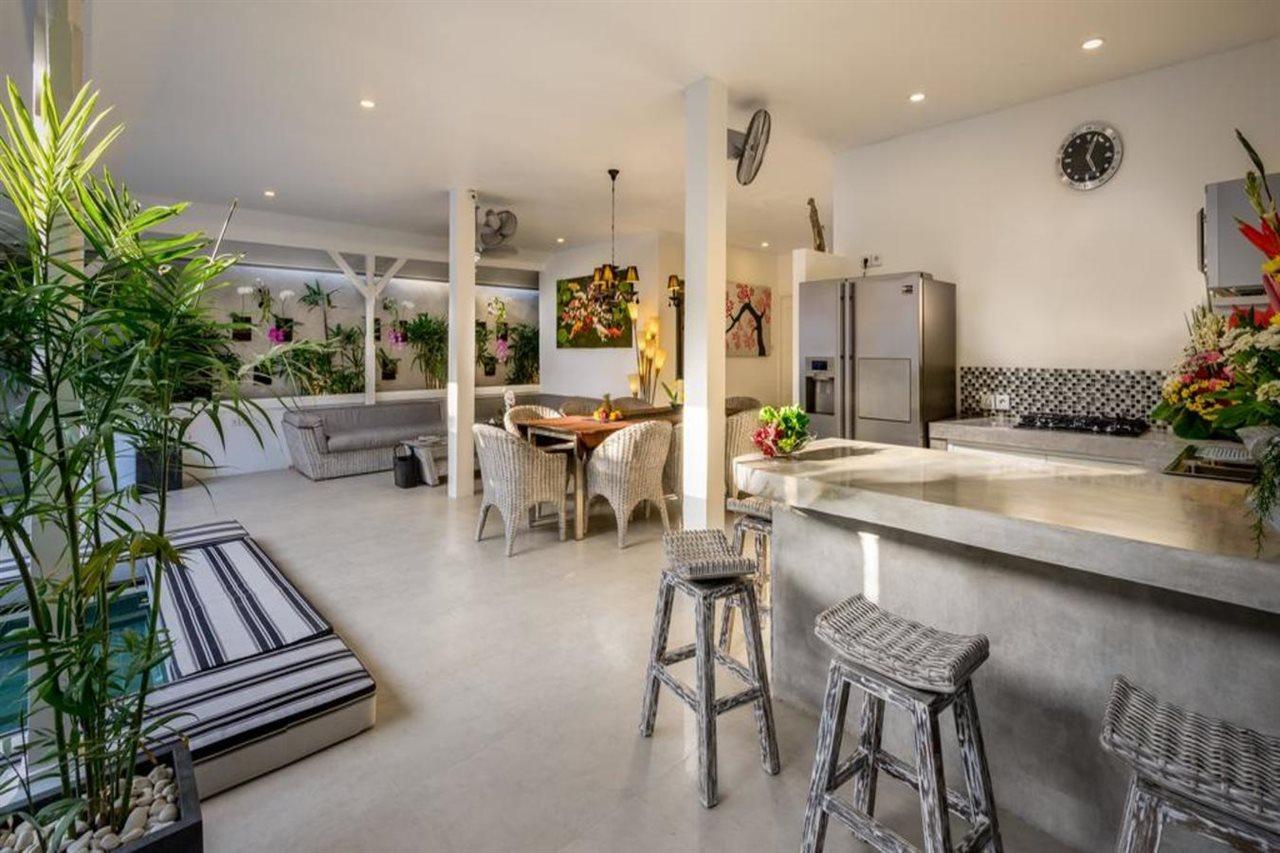 Ozamiz Villa Seminyak By Villas R Us 外观 照片